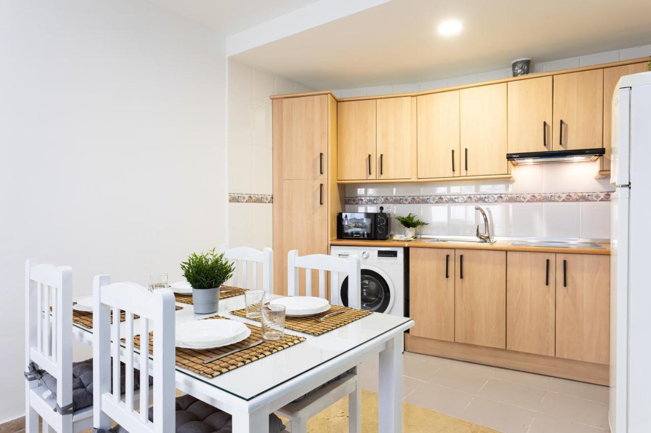 Holidays2Malaga Capuchinos French Balconies, Private Parking, Wifi & Air Con Εξωτερικό φωτογραφία